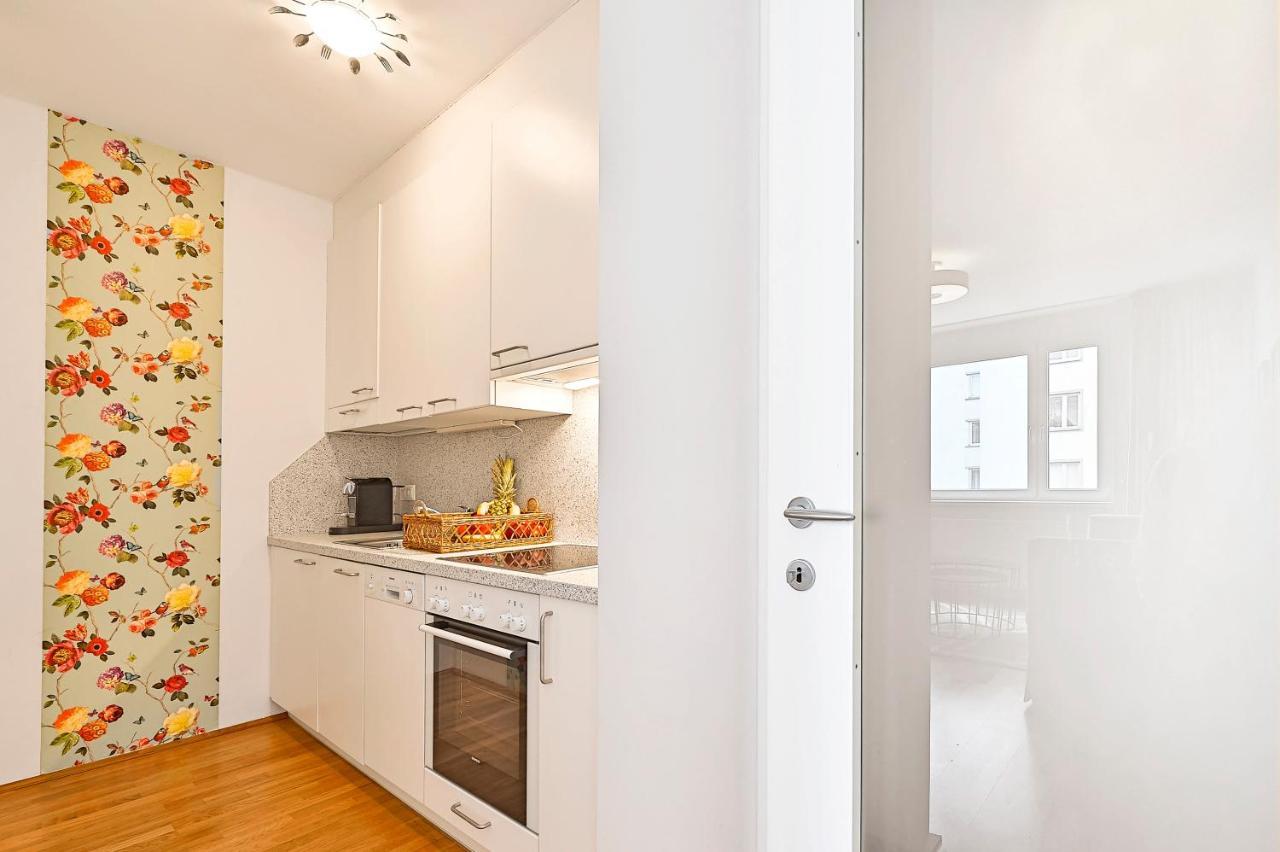 Peaceful Belvedere Apartment In Safe, Quiet & Central Location เวียนนา ภายนอก รูปภาพ