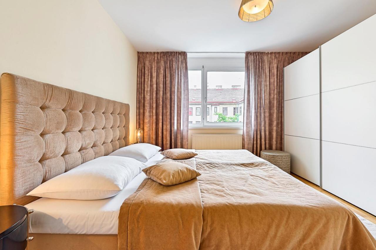 Peaceful Belvedere Apartment In Safe, Quiet & Central Location เวียนนา ภายนอก รูปภาพ